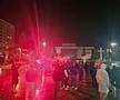 Nebunie în centrul orașului, aproape de miezul nopții: au sărbătorit promovarea în ploaie, cu zeci de torțe! Imaginile momentului
