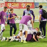 Sărbătoare la Mioveni, după ce FC Argeș a promovat, foto: Andrei Furnigă / GSP