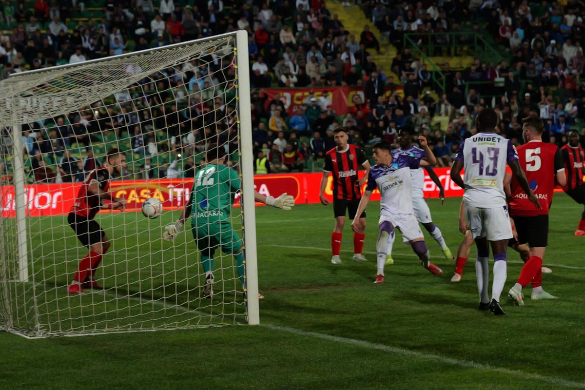 Imagini după FC Argeș - CSM Reșița