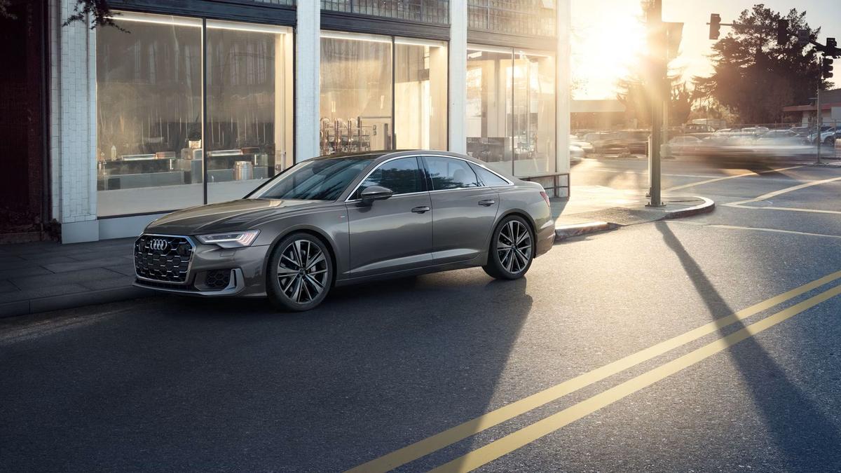 Mașina de lux a fost lansată și în România! Este mai ieftină decât BMW și Mercedes