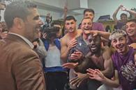 Imagini fabuloase din vestiarul lui FC Argeș! Primarul a intrat peste jucători și a negociat primele de promovare: „El a insistat”