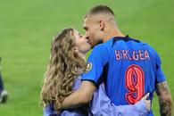 Love is in the air » Antonia și Daniel Bîrligea, momente tandre la finalul meciului FCSB - Dinamo