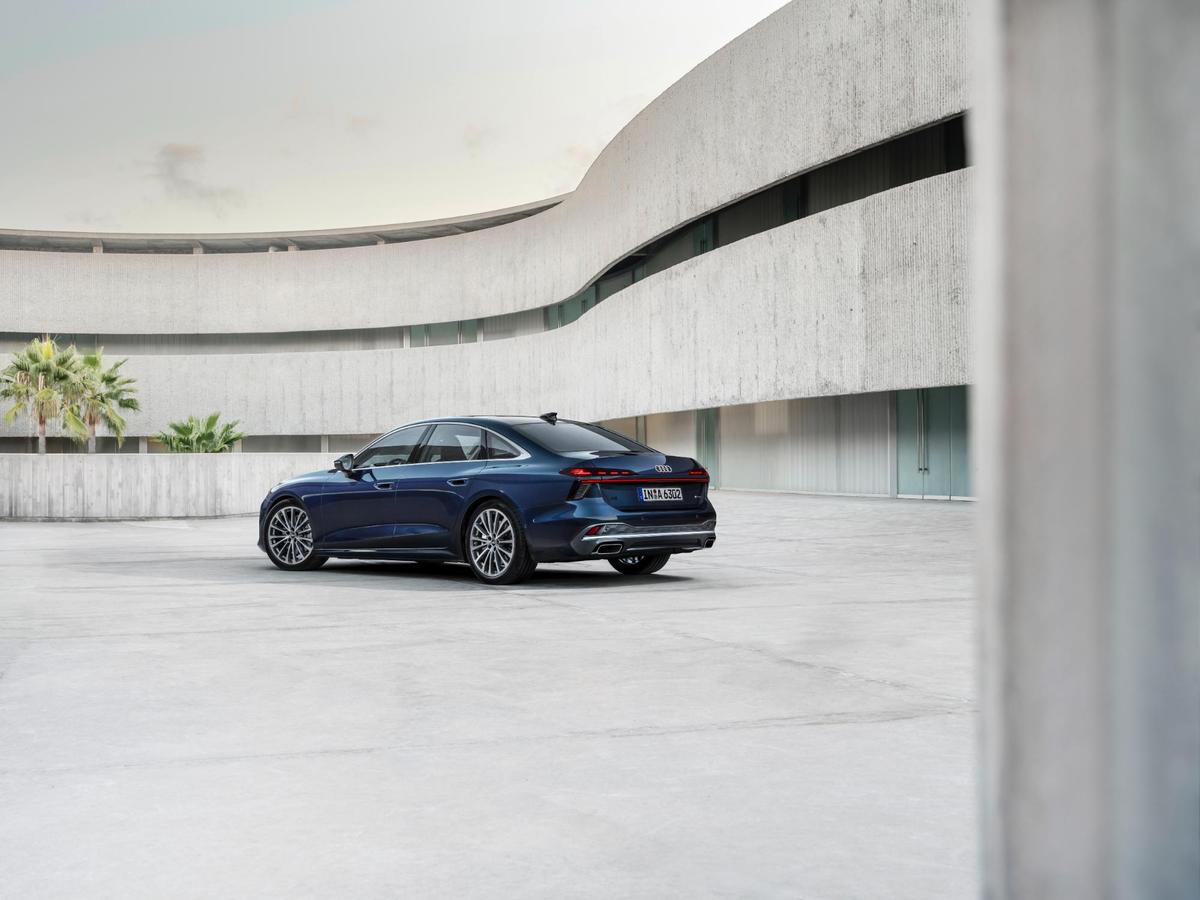 Mașina de lux a fost lansată și în România! Este mai ieftină decât BMW și Mercedes