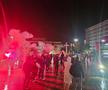 Nebunie în centrul orașului, aproape de miezul nopții: au sărbătorit promovarea în ploaie, cu zeci de torțe! Imaginile momentului