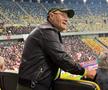 Momente inedite pe Arena Națională, cu Mircea Lucescu în prim-plan! Selecționerul a beneficiat de masaj pe toată durata meciului FCSB - Dinamo
