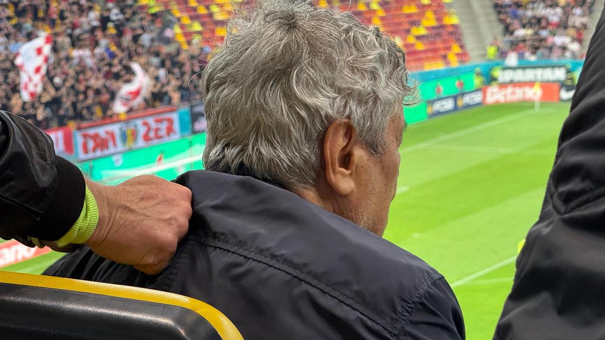 Momente inedite pe Arena Națională, cu Mircea Lucescu în prim-plan! Selecționerul a beneficiat de masaj pe toată durata meciului FCSB - Dinamo