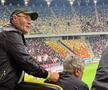Momente inedite pe Arena Națională, cu Mircea Lucescu în prim-plan! Selecționerul a beneficiat de masaj pe toată durata meciului FCSB - Dinamo
