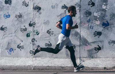 Cum îți creezi garderoba sportivă de la zero: Ghid pentru bărbați activi