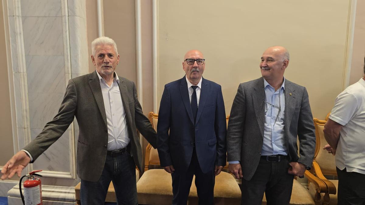Steaua '86 în Camera Deputaților » Parlamentarii AUR au „confiscat” sărbătoarea, Balint a cerut indemnizații de merit pentru toată echipa: „În mod firesc și drept”