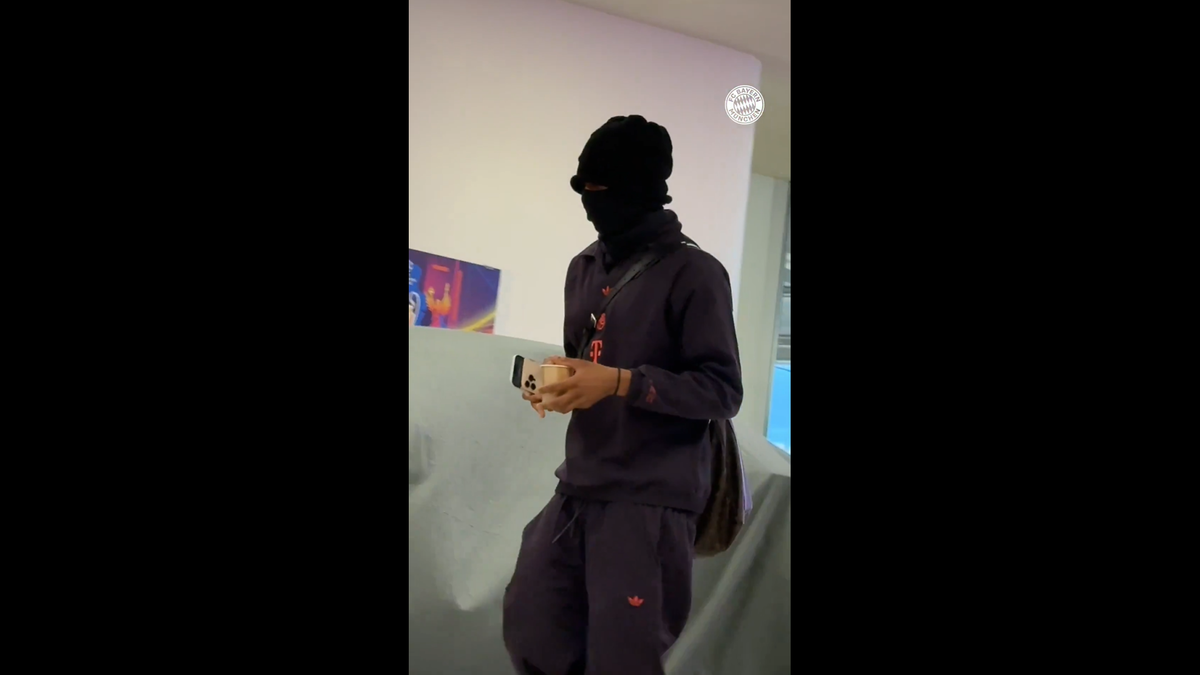 Apariție incredibilă a titularului din Bayern - PSG » Îl recunoști?