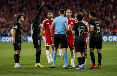 Pe cine a remarcat Ilie Dumitrescu după Bayern - PSG: „Perfect”