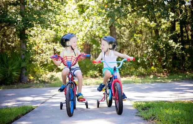 Ce trebuie să verifici dincolo de culoarea și designul bicicletelor