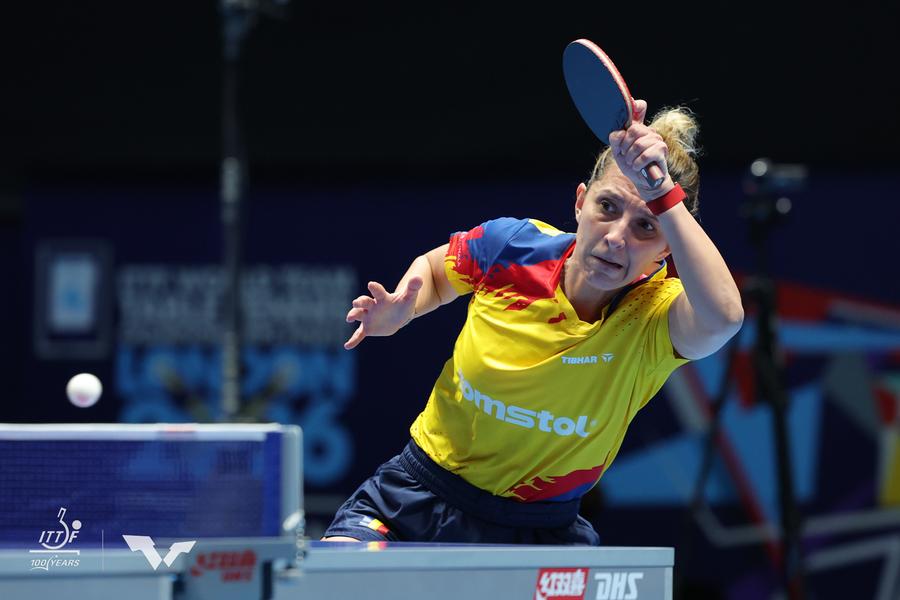 Eliza Samara în acțiune FOTO ITTF Reprezentativa feminină a României s-a calificat dramatic în sferturile de finală la Campionatul Mondial pe echipe de la Londra