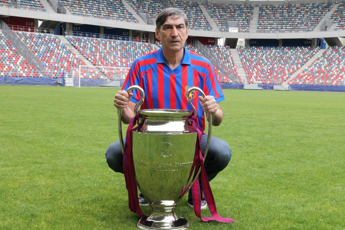 Gazeta a recreat imaginea celebră cu Victor Pițurcă pe Ghencea » „Steaua ‘86 a avut cei mai buni jucători, apoi vin Hagi, Dobrin și Balaci”