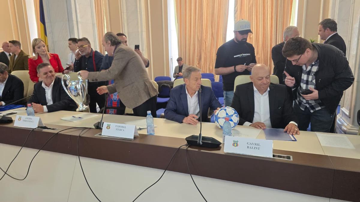 Steaua '86 în Camera Deputaților » Parlamentarii AUR au „confiscat” sărbătoarea, Balint a cerut indemnizații de merit pentru toată echipa: „În mod firesc și drept”