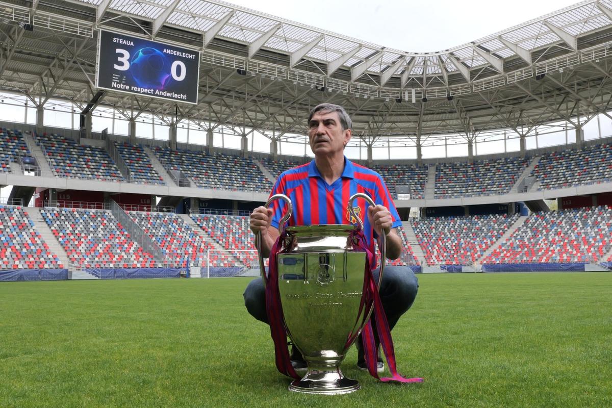 Gazeta a recreat imaginea celebră cu Victor Pițurcă pe Ghencea » „Steaua ‘86 a avut cei mai buni jucători, apoi vin Hagi, Dobrin și Balaci”