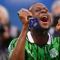 Ismael Kone, cu trofeul de jucătorul meciului după un Sassuolo - Atalanta // foto: Guliver/gettyimages