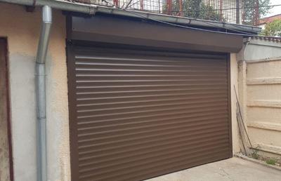 Ușă garaj personalizată: cum alegi modelul potrivit pentru spațiul tău