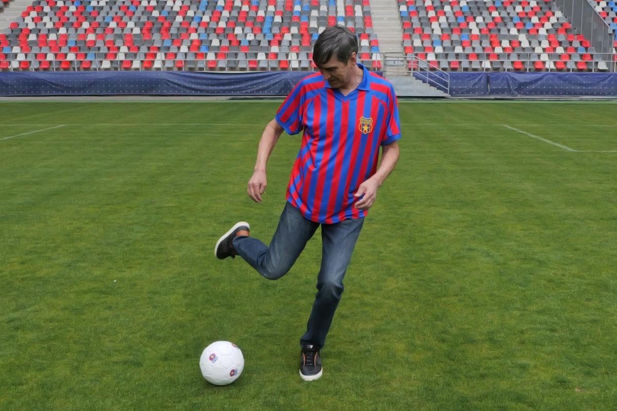 Gazeta a recreat imaginea celebră cu Victor Pițurcă pe Ghencea » „Steaua ‘86 a avut cei mai buni jucători, apoi vin Hagi, Dobrin și Balaci”