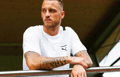 În lipsa fotbalului, a intrat în afaceri! Un fotbalist și-a lansat propria băutură: „Are 40% alcool, dar nu arde pe gât"