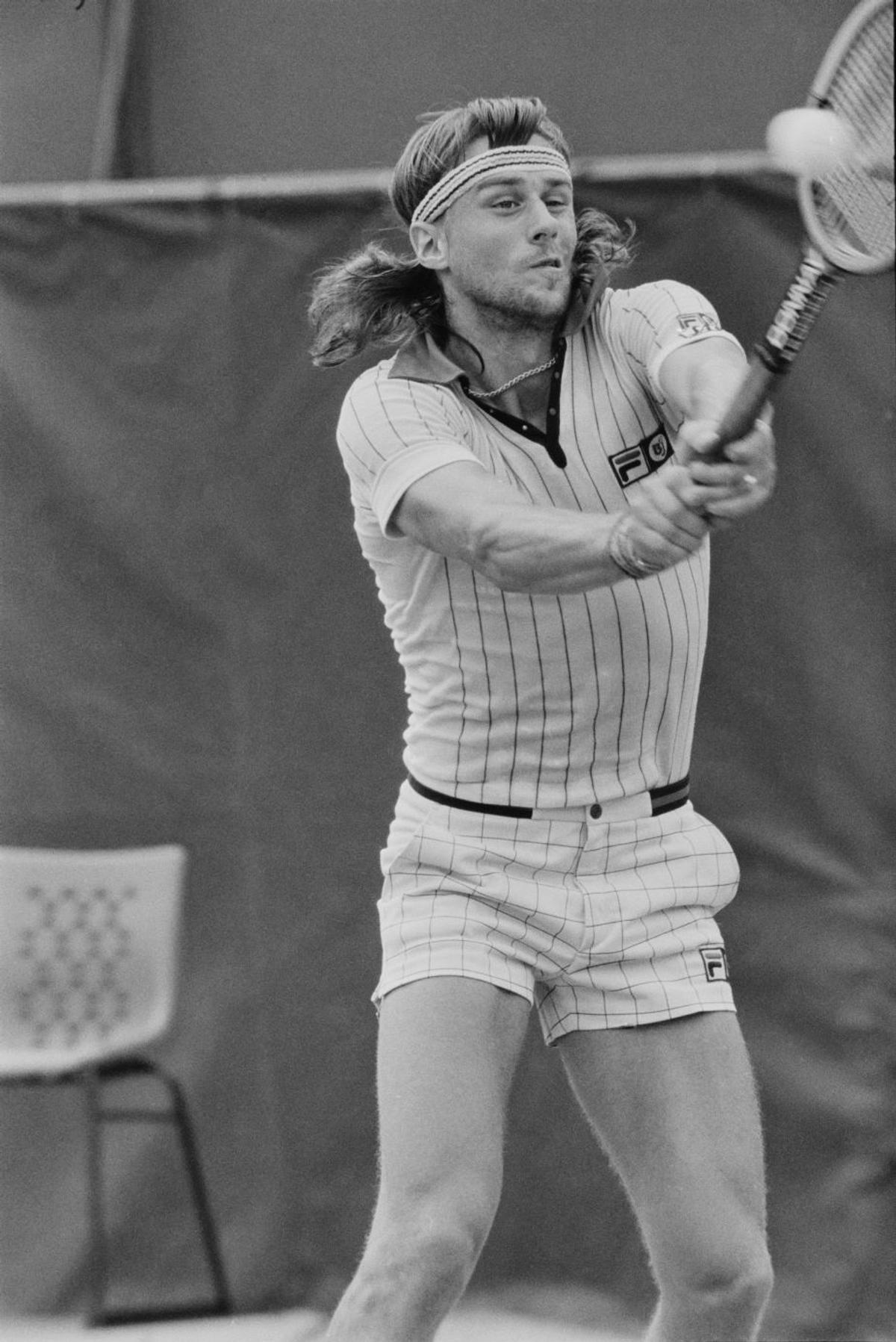 Roland Garros se joacă pe GSP.ro » Ținute icon la Paris: decolteul lui Mary Pierce, dantela lui Venus, Serena în catsuit și Wawrinka în șortul-pijama