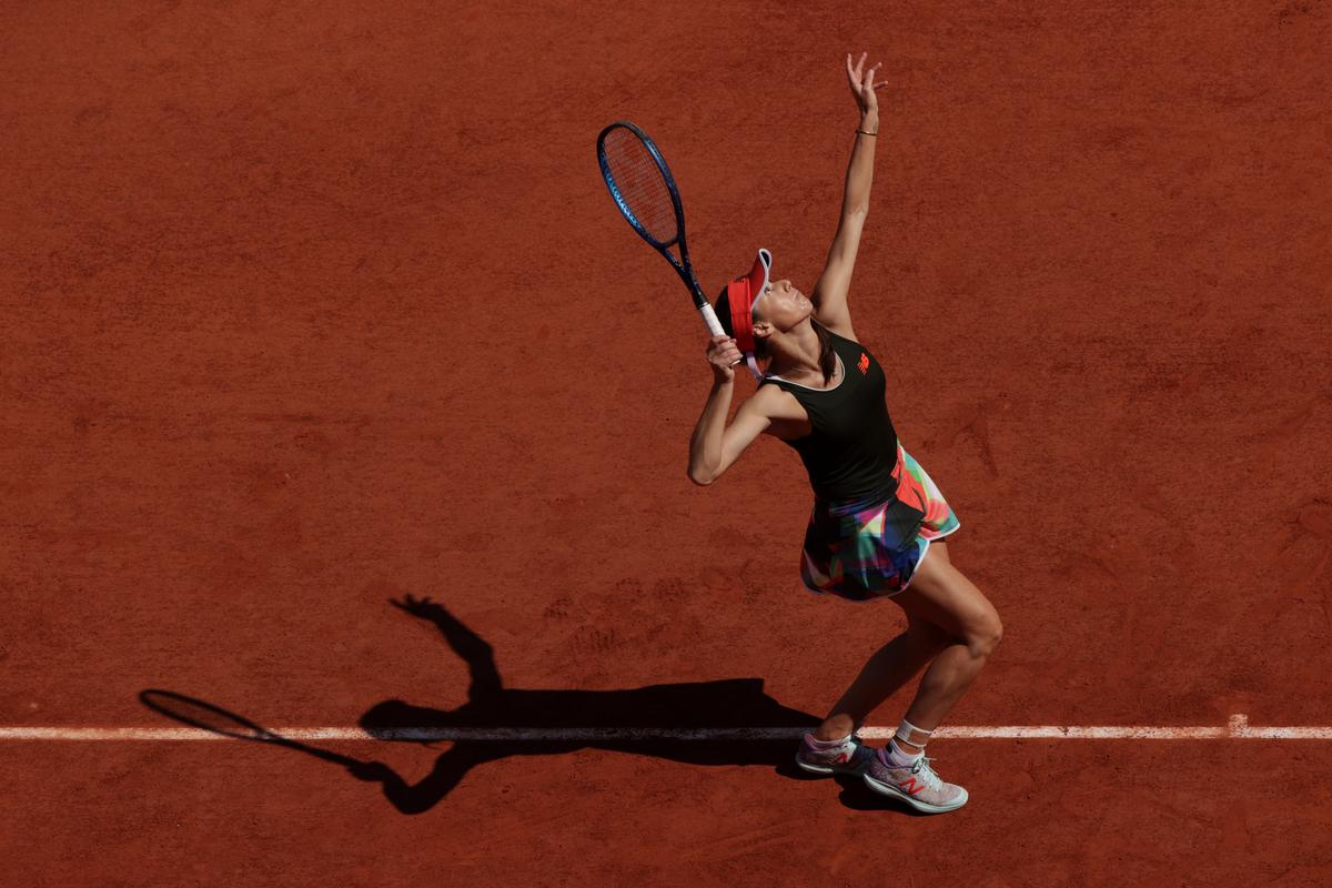 Sorana Cîrstea, eliminată în optimi la Roland Garros! Cădere incredibilă după ce a ratat o minge de set