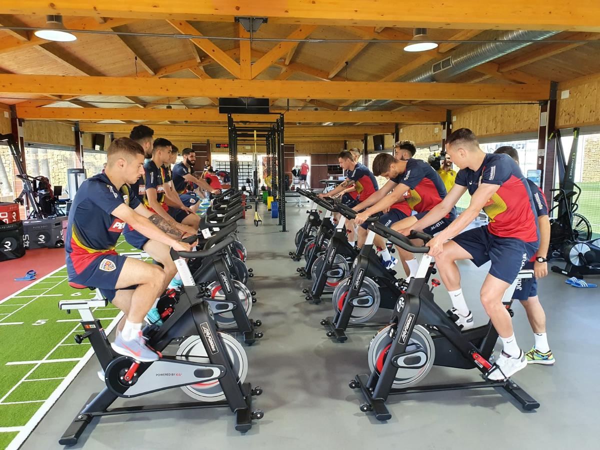 Nicolae Dică le-a arătat jucătorilor cum se centrează! O noutate pentru România U23: Pașcanu contra Australiei