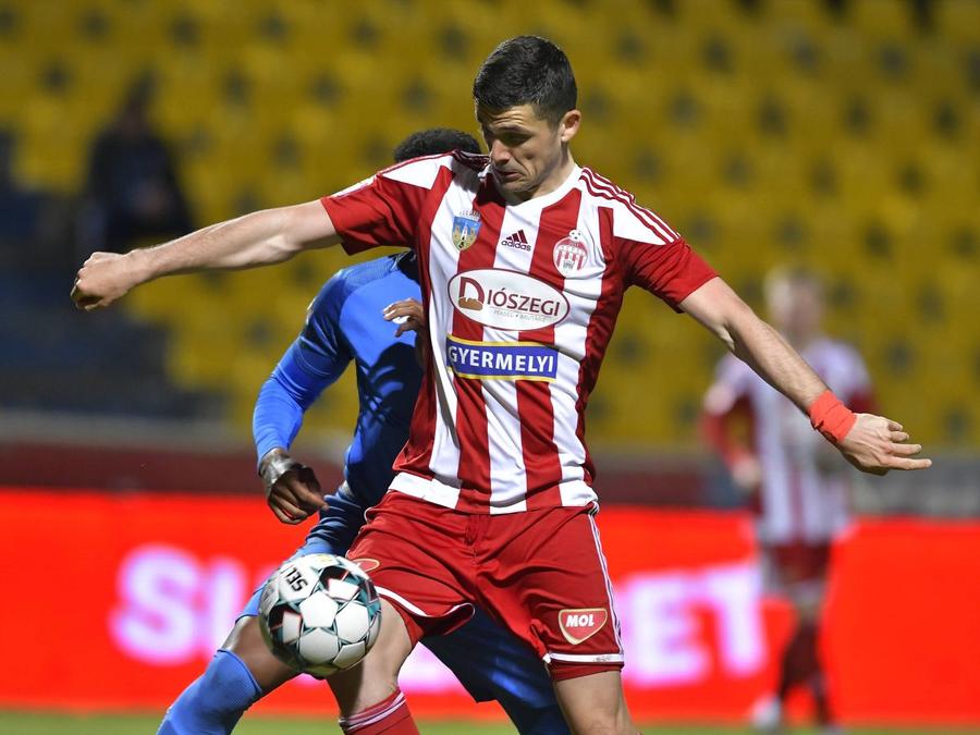 Andrei Dumiter e atacantul surpriză dorit de FCSB Gigi Becali mai vrea 3 jucători la FCSB! Numele-surpriză din Liga 1 dezvăluit în această seară: „E atacantul pe care încercăm să-l luăm”