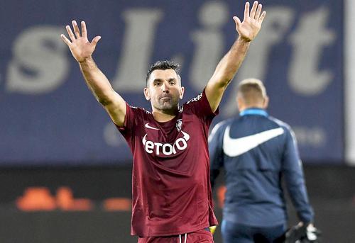 Culio s-a simțit extraordinar în tricoul vișiniu al trupei din Gruia // foto: Imago Images