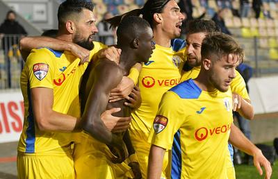 Petrolul a dat afară doi jucători după ce a revenit în Liga 1