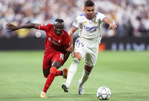 Sadio Mane, în stânga, în finala Champions League // foto: Guliver/gettyimages