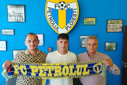 Florin Borța, prezentat la Petrolul
Foto: facebook/petrolulploiești