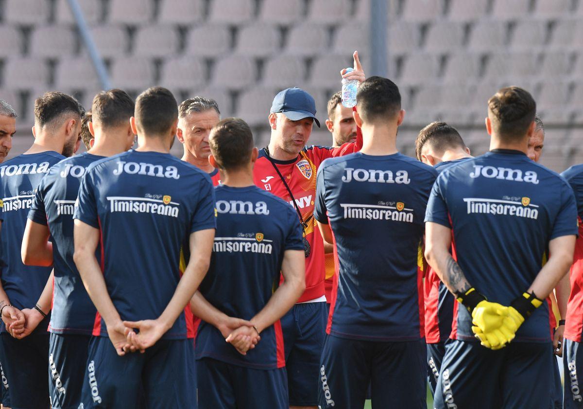 „Hai să punem toate cărțile pe masă, să nu ne mai ascundem!” » Edi Iordănescu susține că e dorit în străinătate: „Puteam să fug oricând”