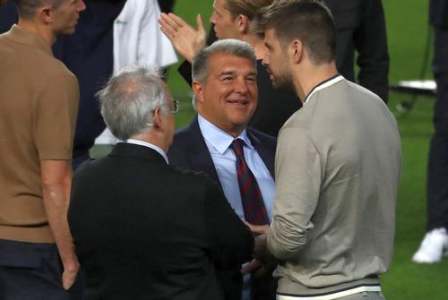 Gerard Pique, alături de Joan Laporta/ foto: Imago Images