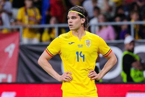Ianis Hagi în tricoul naționalei României / Foto: Getty Images