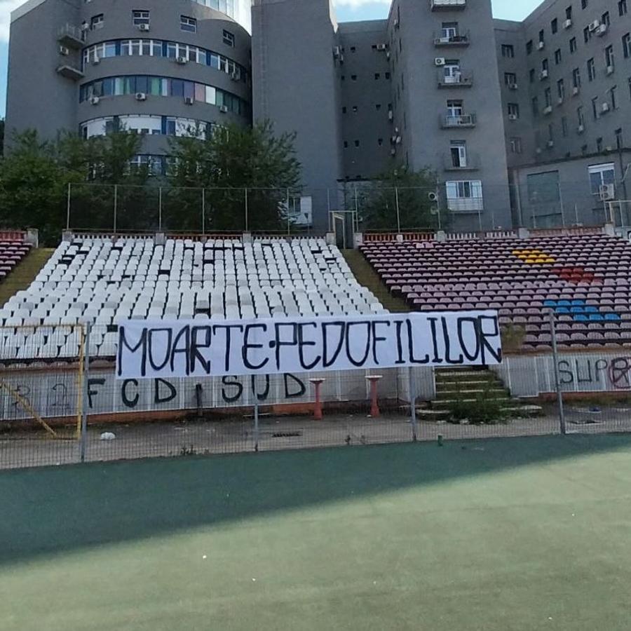 Mesaj afișat în Peluza Sud a Stadionului Dinamo Mesaj macabru afișat de FCD Sud pe arena din „Ștefan cel Mare” » Amenințare cu moartea