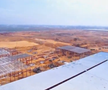 Se ridică mega-fabrica misterioasă a Chinei! O fortăreață mai mare decât orașul San Francisco: 1 milion de mașini, un stadion și un coșmar pentru Tesla
