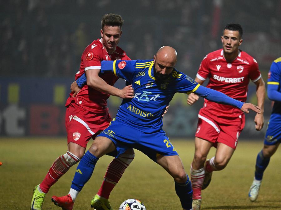 Daniel Șerbănică / foto: Imago Era pe picior de plecare, dar s-a răzgândit și a semnat prelungirea cu echipa din Superliga » Urmează alte noi prelungiri