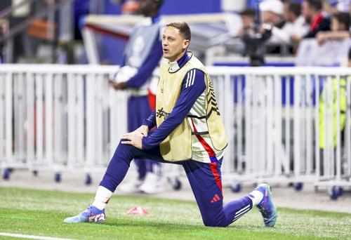 Mijlocașul echipei Lyon, sârbul Nemanja Matic, a primit o suspendare de două etape după ce a acoperit cu bandă adezivă un mesaj anti-homofobie de pe tricoul său