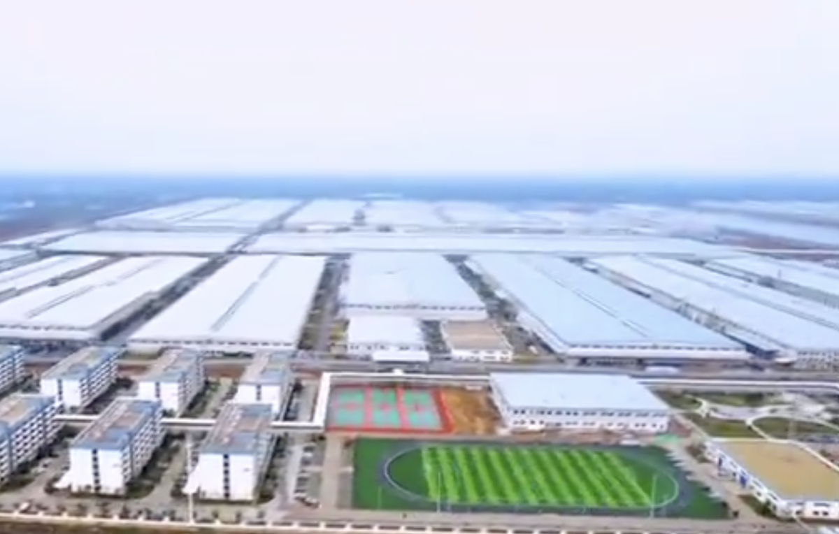 BYD construiește o fabrică gigant în China
