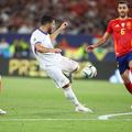 Ryan Cherki înscrie din voleu, pentru Franța, în semifinala Ligii Națiunilor cu Spania (4-5) / Foto: Imago