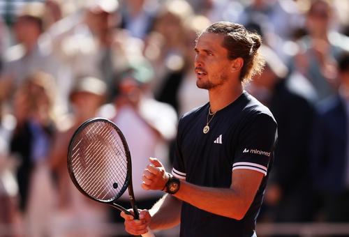 Alexander Zverev la finalul partidei din semifinale de la Roland Garros FOTO Guliver/GettyImages