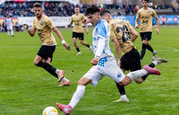 Parafează un angajament cu FCSB, dar nu știe exact detaliile! » „Voi semna pe patru ani din ce am înțeles. Nu sunt sigur!”