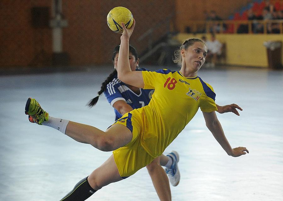 Dana în tricoul echipei naționale Necazurile unei campioane mondiale: Daniela Corban