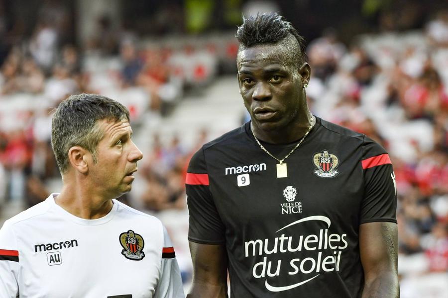 Ursea și Balotelli, în 2017, în perioada în care au lucrat împreună la Nice. Sursă foto: Imago Images Adrian Ursea, tehnicianul școlit în Ligue 1: „Ce se întâmplă cu antrenorii la FCSB seamănă cu cărțile de povești”