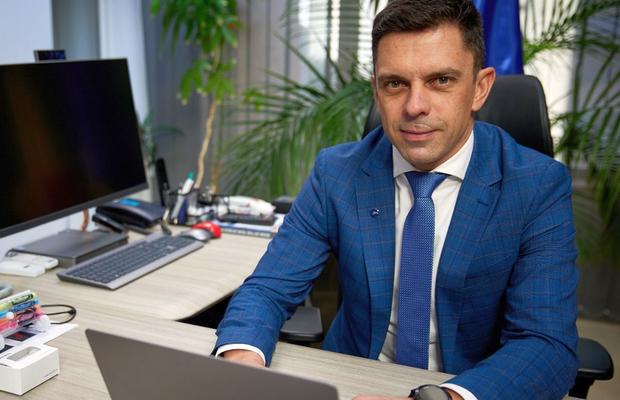 Ministrul Eduard Novak îi răspunde lui Țiriac: „Mama avea o vorbă despre bătrâni”
