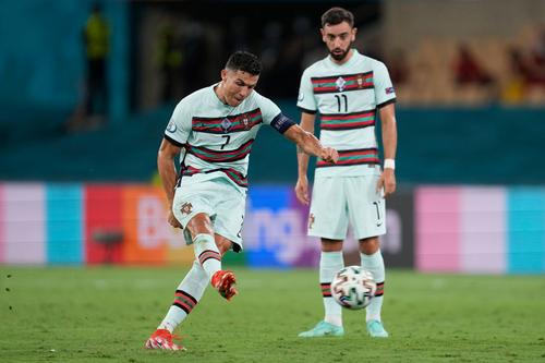 Cristiano Ronaldo, executând o lovitură liberă în meciul cu Belgia
Foto: GettyImages