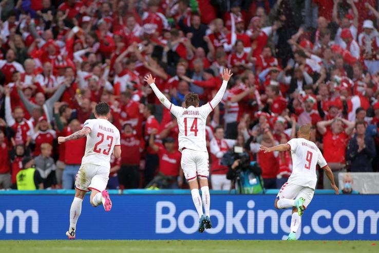 Sfidând pronosticurile, adversarii și chiar și moartea, naționala Danemarcei s-a calificat în semifinalele EURO 2020. FOTO: Guliver/Getty Images