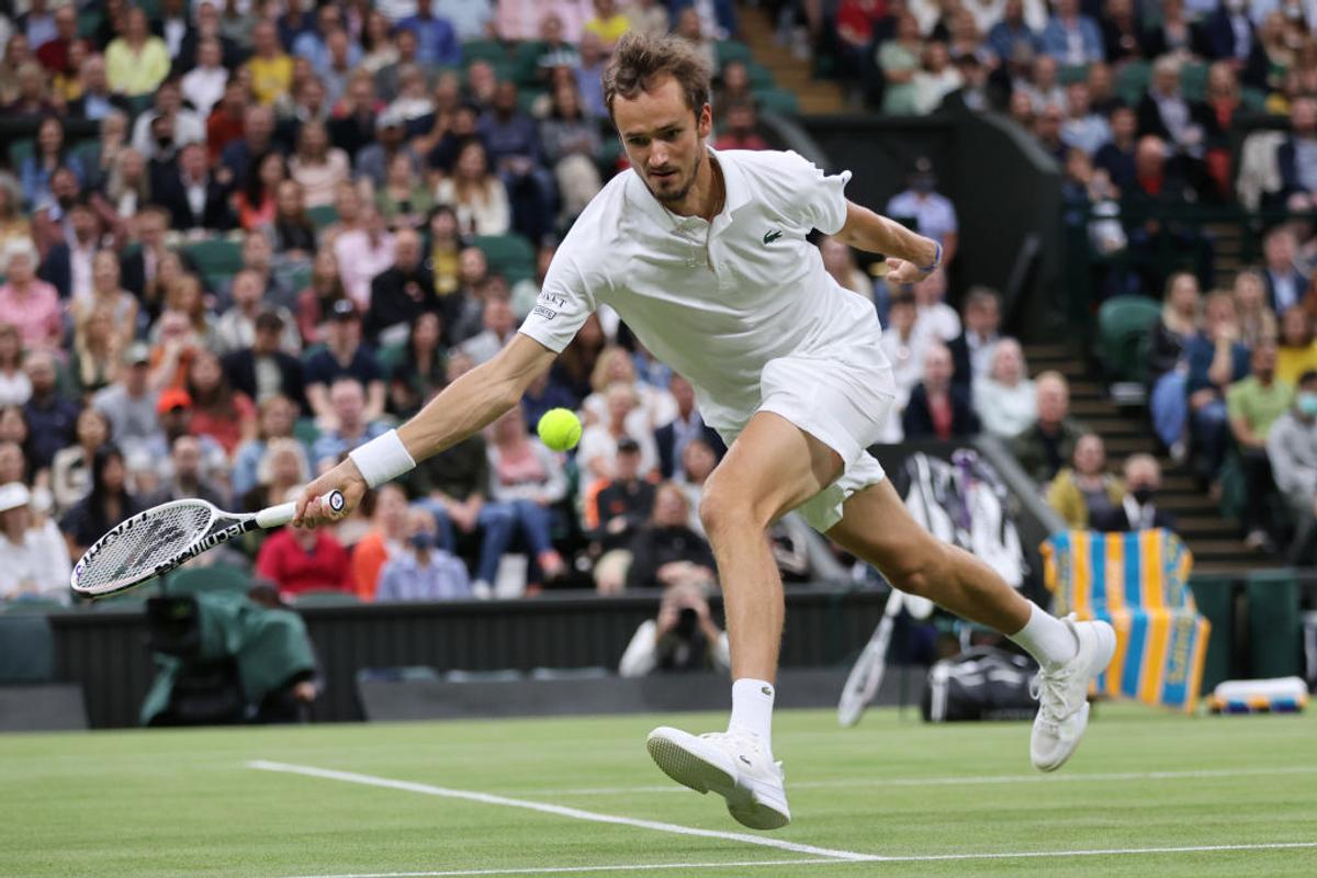 Roger Federer, cale liberă spre finala de la Wimbledon! Favoritul numărul 2 a fost eliminat