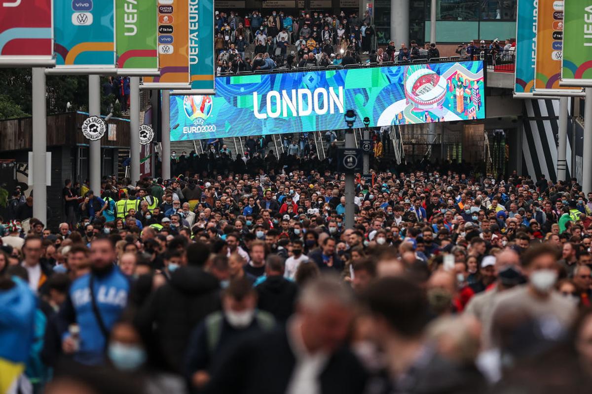 Sărbătoare pe Wembley! 54.000 de spectatori, soare după ploaie, mii de italieni și spanioli bucuroși
